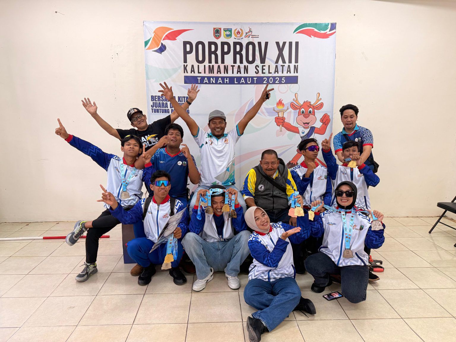 ⁠Paralayang Mendominasi, FASI Kotabaru Raih Enam Emas di Porprov Kalsel 2025